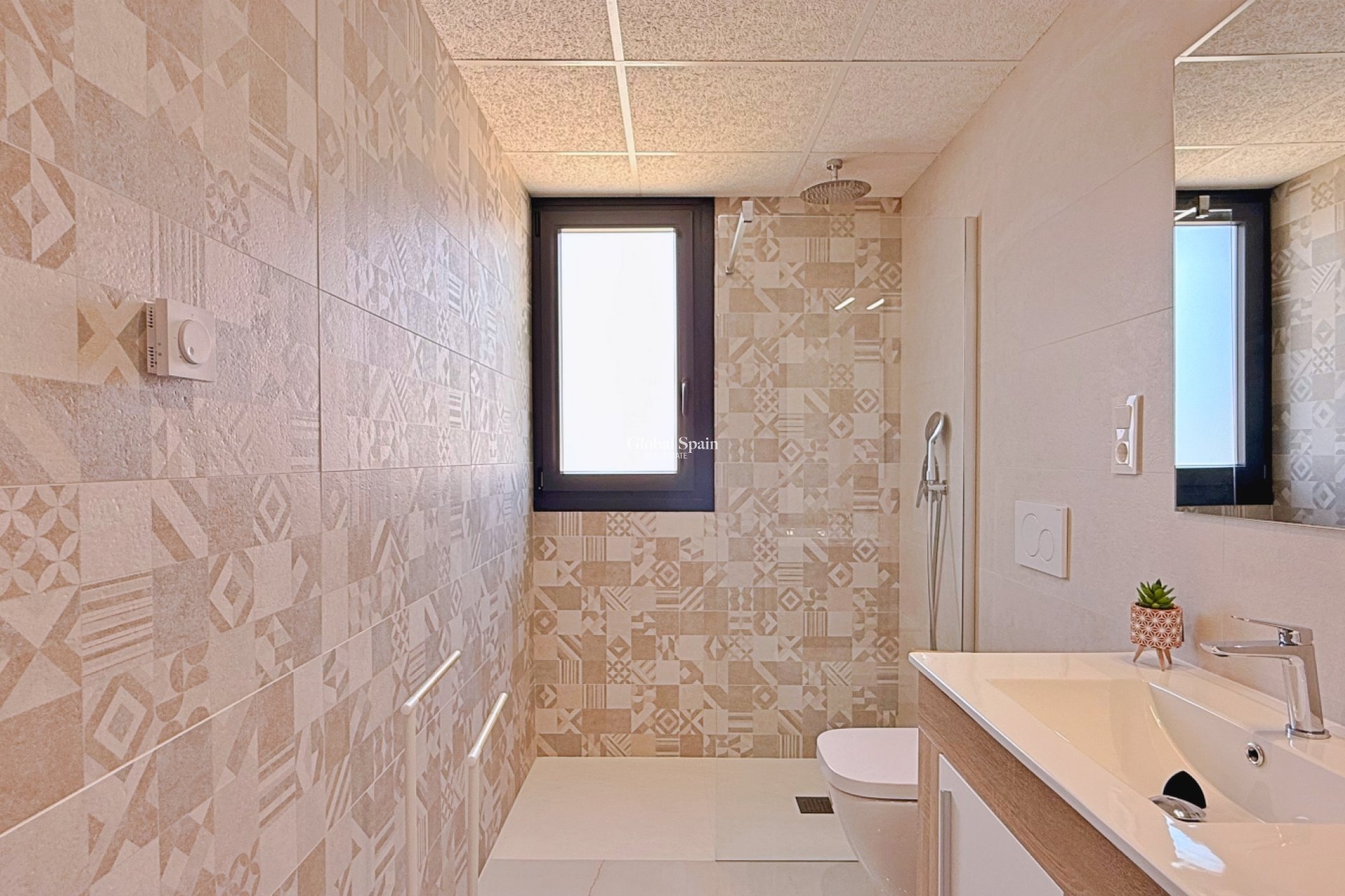 Wederverkoop - APPARTEMENT -
ORIHUELA - Inland