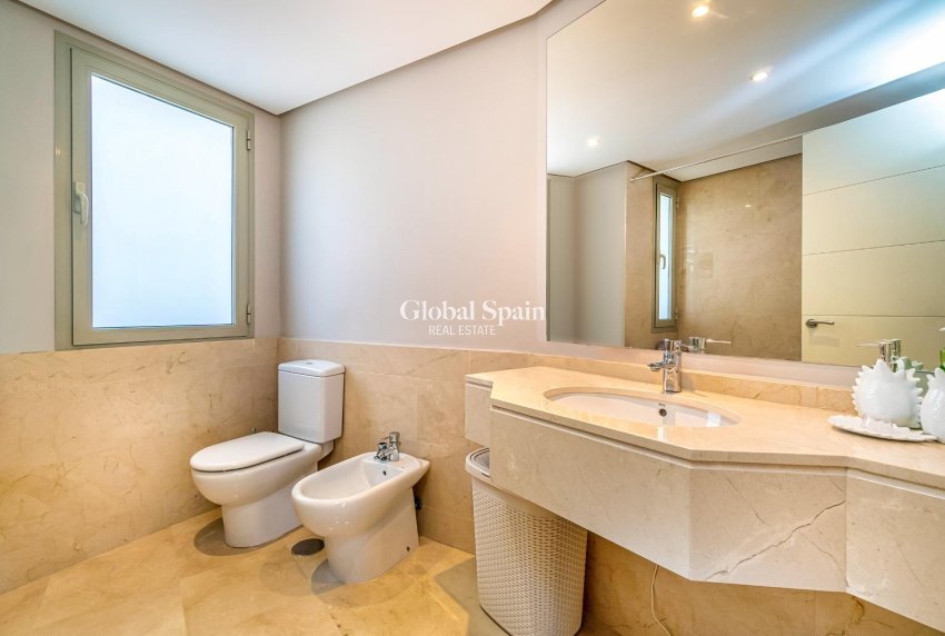 Wederverkoop - Appartement -
ORIHUELA - LAS COLINAS GOLF RESORT