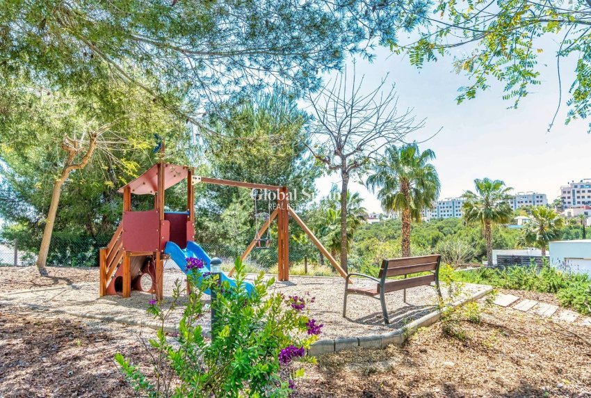 Wederverkoop - Appartement -
ORIHUELA - LAS COLINAS GOLF RESORT