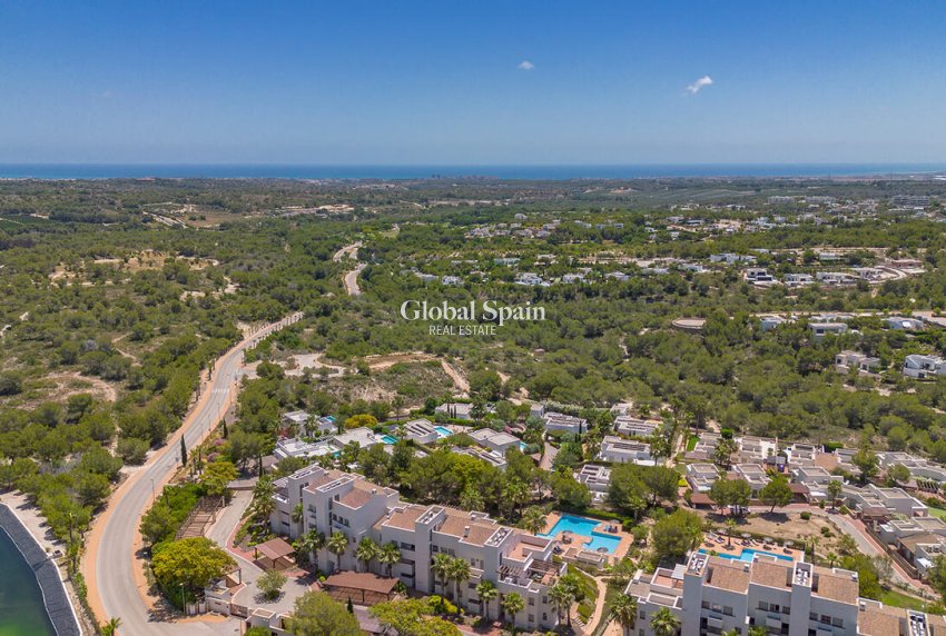 Wederverkoop - APPARTEMENT -
ORIHUELA - Las Colinas