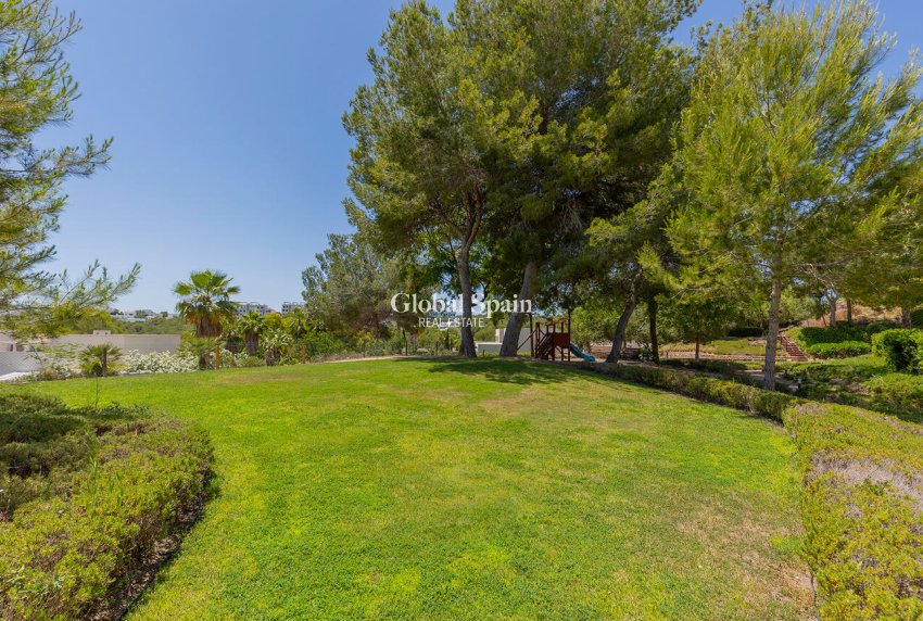 Wederverkoop - APPARTEMENT -
ORIHUELA - Las Colinas