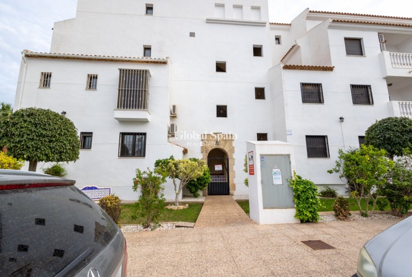 Wederverkoop - APPARTEMENT -
ORIHUELA - Orihuela Costa
