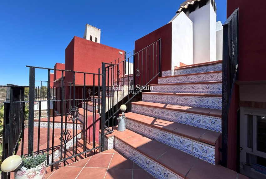 Wederverkoop - APPARTEMENT -
ORIHUELA - Torremendo