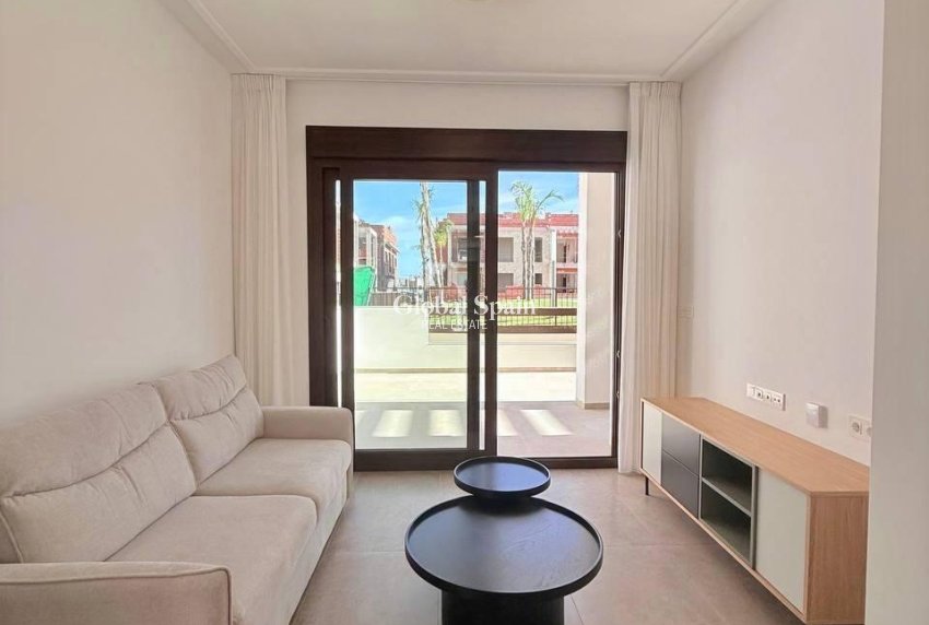 Wederverkoop - APPARTEMENT -
ORIHUELA - Urbanización Perla del Mar
