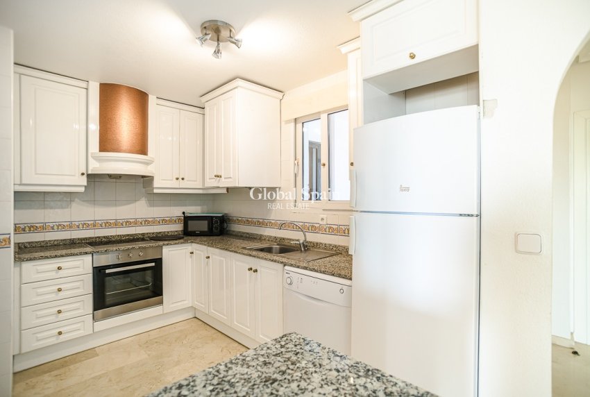 Wederverkoop - Appartement -
ORIHUELA - VILLAMARTÍN