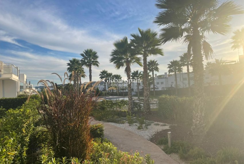 Wederverkoop - APPARTEMENT -
ORIHUELA - Vistabella Golf