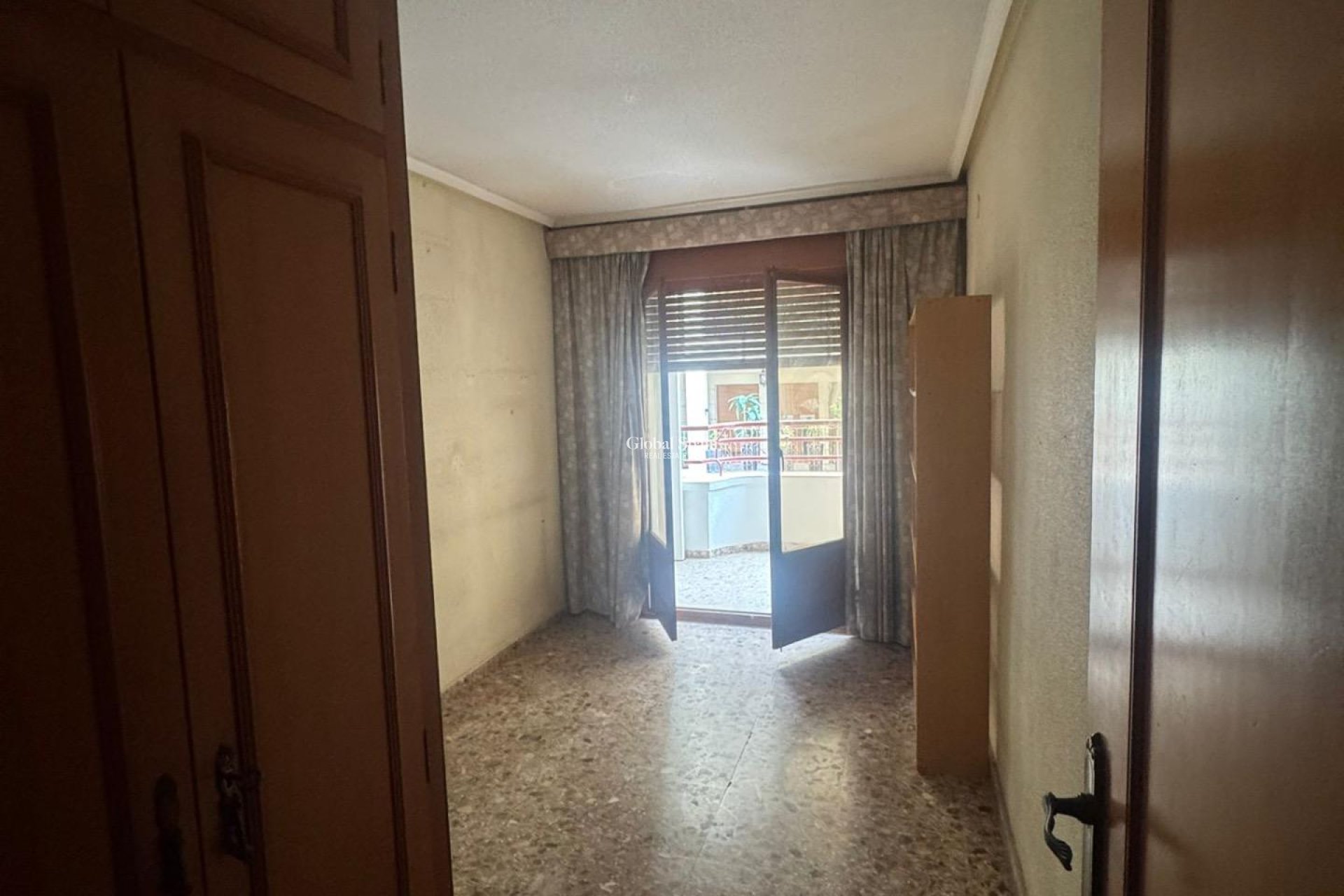 Wederverkoop - APPARTEMENT -
ORIHUELA - Zona Centro