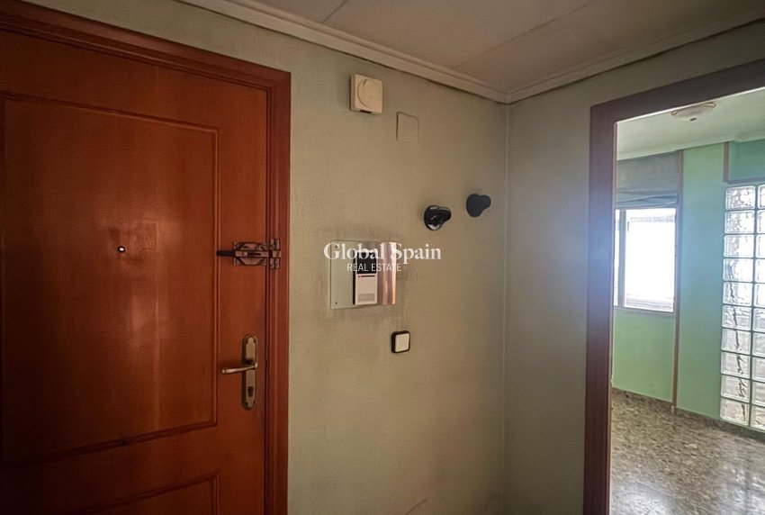 Wederverkoop - APPARTEMENT -
ORIHUELA - Zona Centro