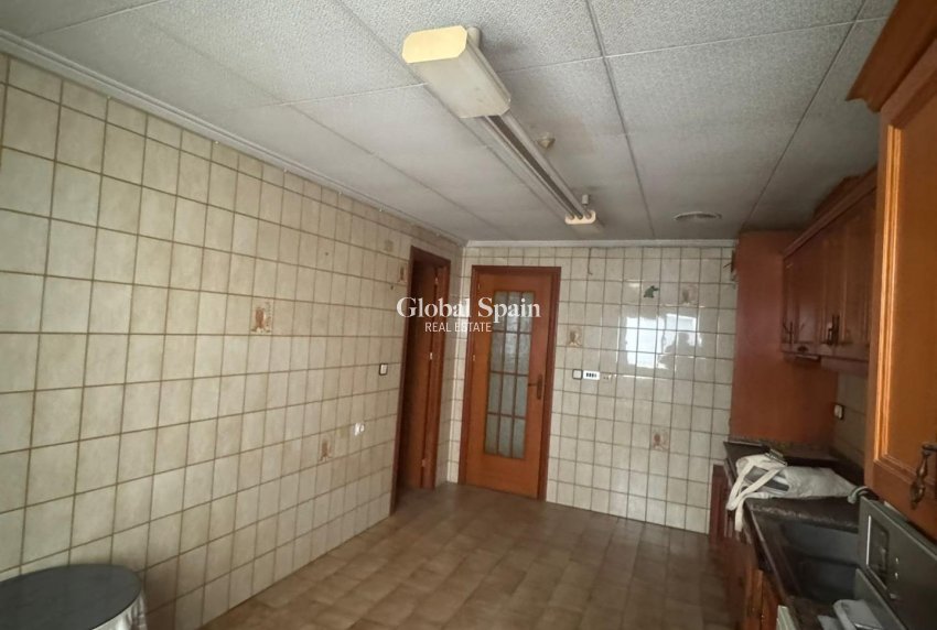 Wederverkoop - APPARTEMENT -
ORIHUELA - Zona Centro