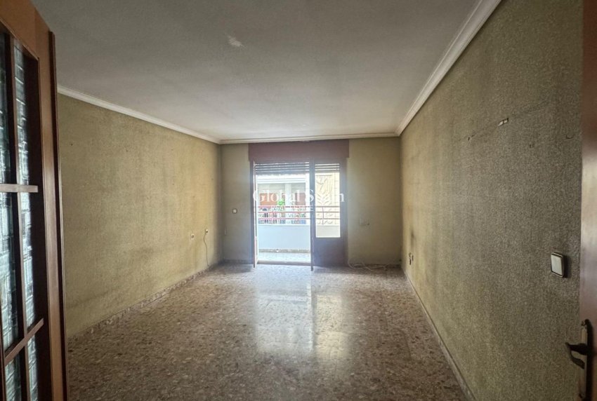 Wederverkoop - APPARTEMENT -
ORIHUELA - Zona Centro