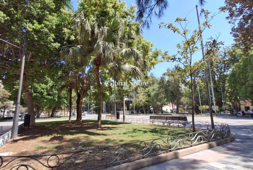 Wederverkoop - APPARTEMENT -
ORIHUELA - Zona Centro