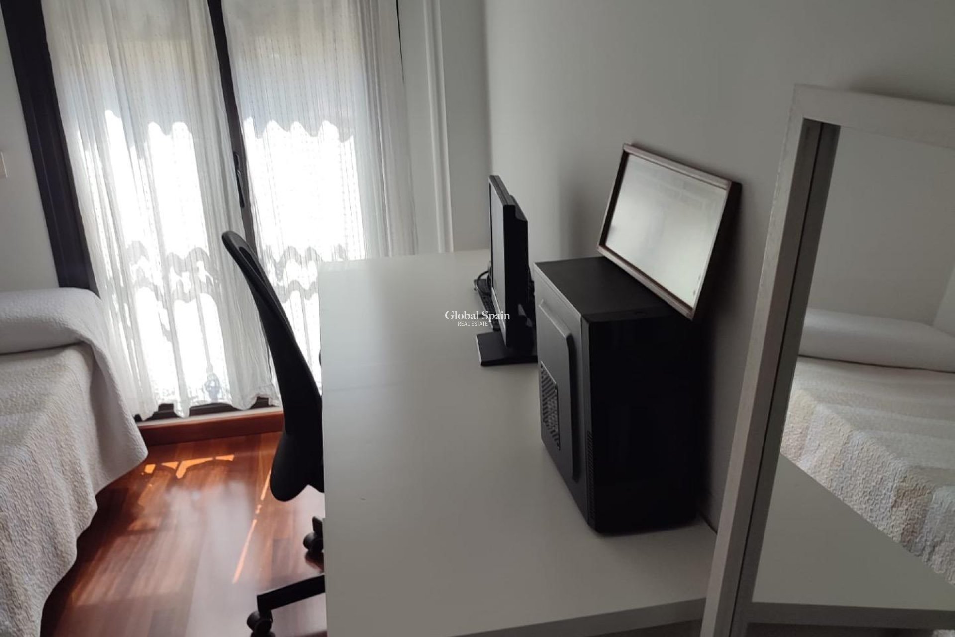 Wederverkoop - APPARTEMENT -
ORIHUELA - Zona Centro