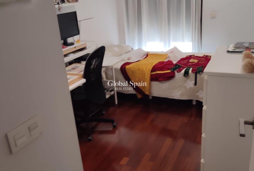 Wederverkoop - APPARTEMENT -
ORIHUELA - Zona Centro