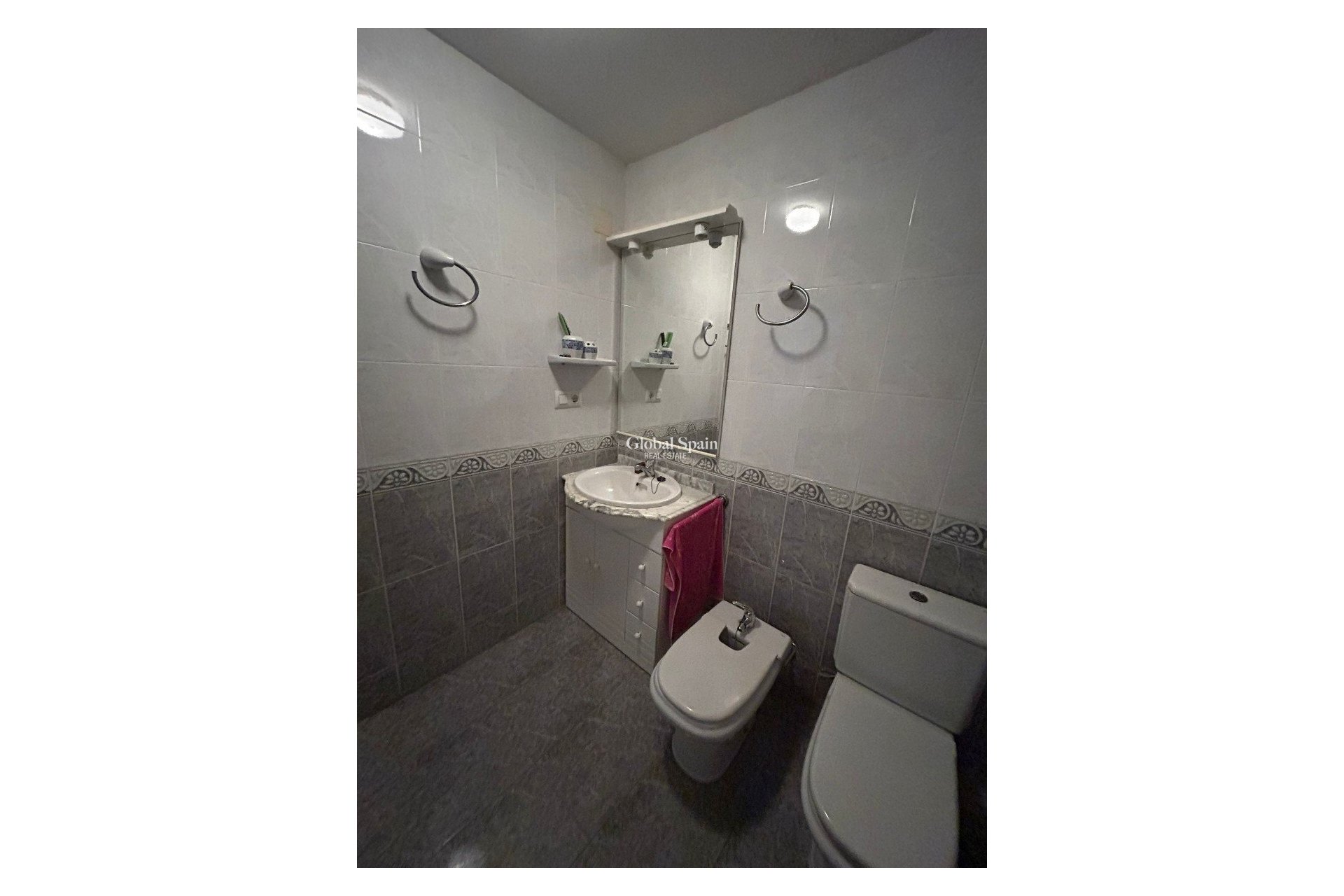 Wederverkoop - APPARTEMENT -
PEDREGUER - Pedreguer