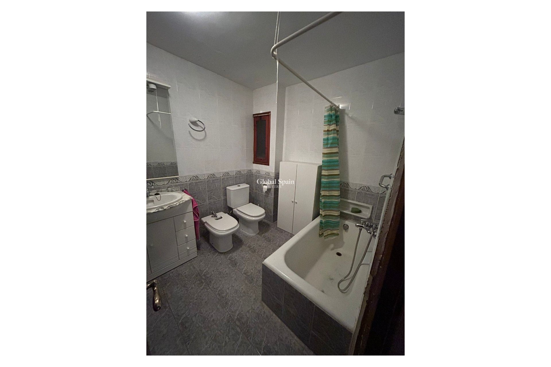 Wederverkoop - APPARTEMENT -
PEDREGUER - Pedreguer