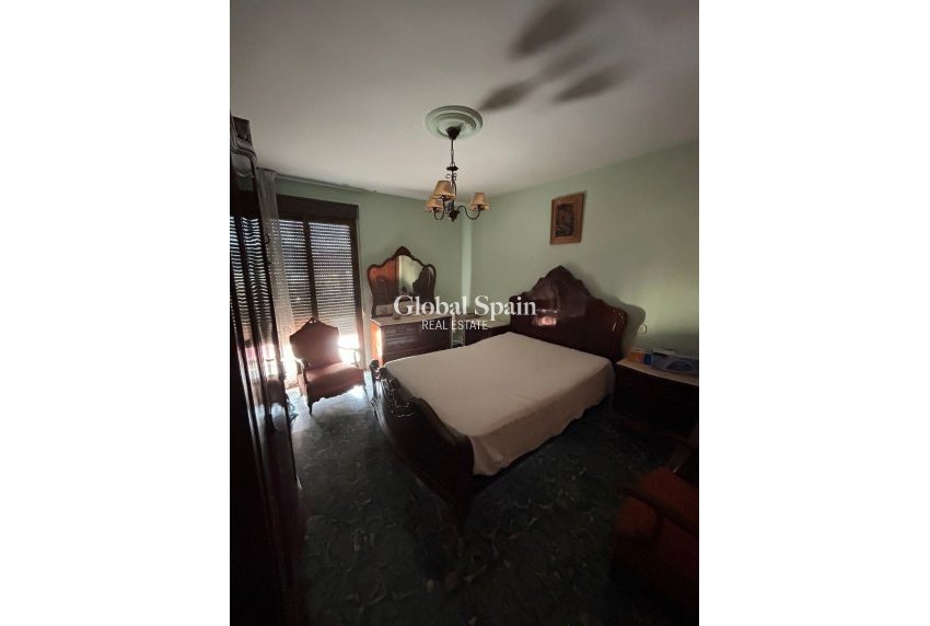 Wederverkoop - APPARTEMENT -
PEDREGUER - Pedreguer