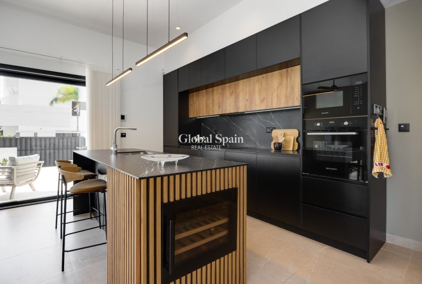 Wederverkoop - APPARTEMENT -
PILAR DE LA HORADADA - Costa Blanca Sur