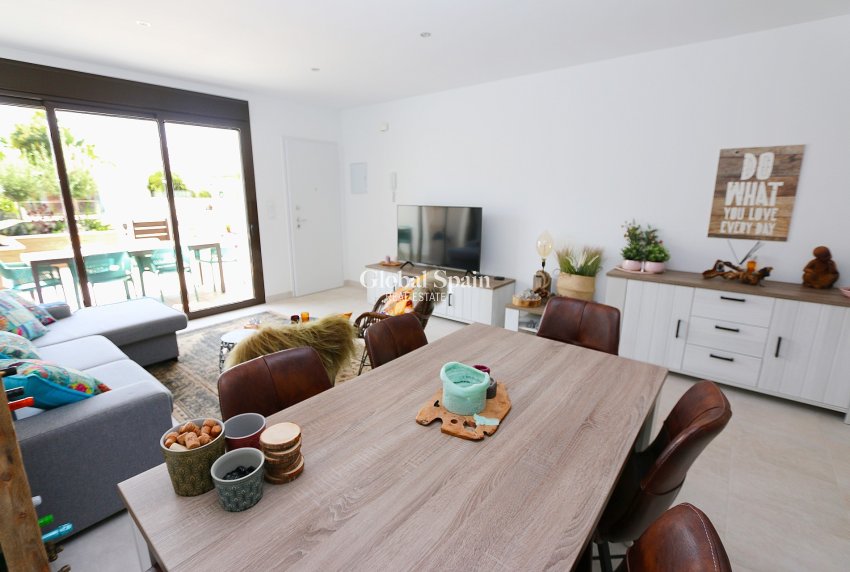 Wederverkoop - APPARTEMENT -
PILAR DE LA HORADADA - Costa Blanca