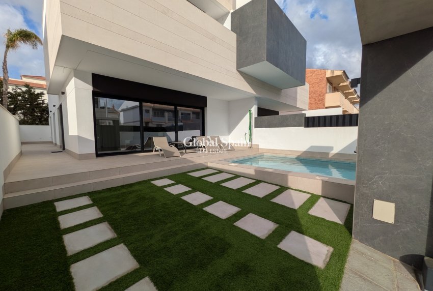 Wederverkoop - APPARTEMENT -
PILAR DE LA HORADADA - Costa Blanca