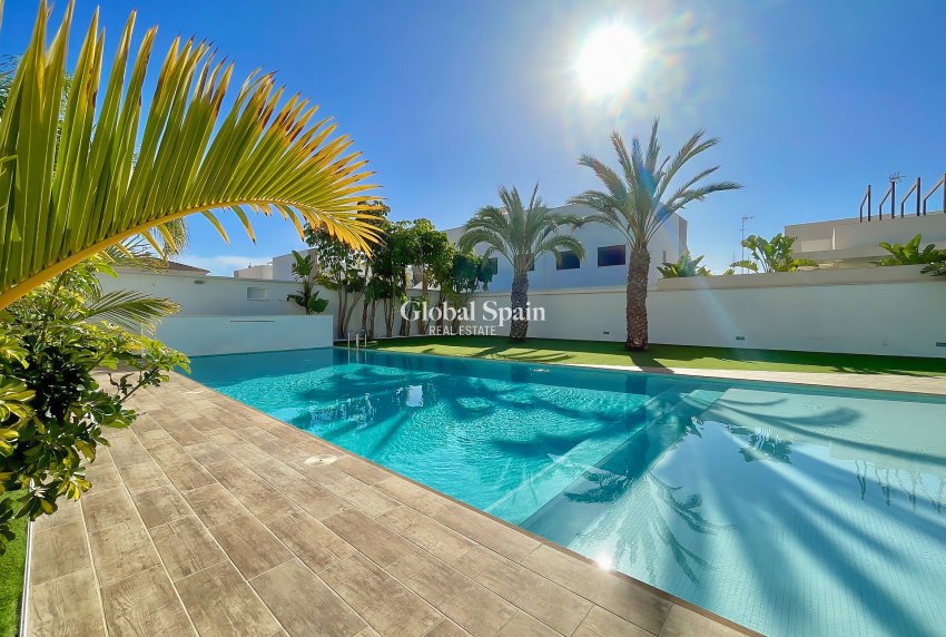 Wederverkoop - APPARTEMENT -
PILAR DE LA HORADADA - Costa Blanca