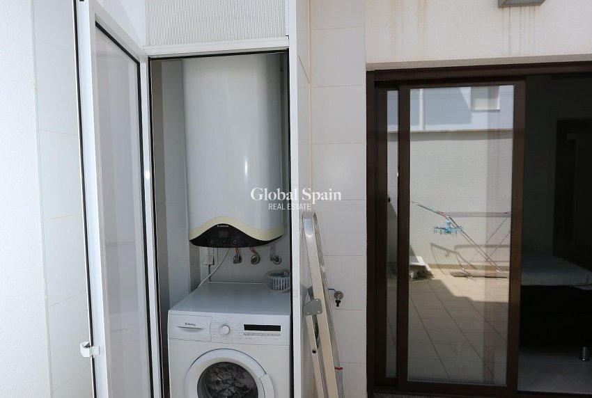 Wederverkoop - APPARTEMENT -
PILAR DE LA HORADADA - Costa Blanca