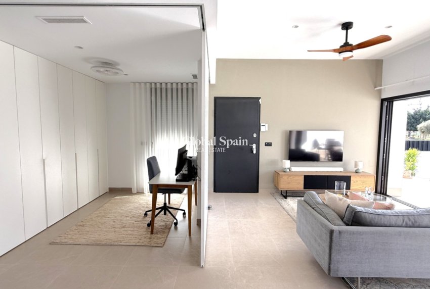 Wederverkoop - APPARTEMENT -
PILAR DE LA HORADADA - Costa Blanca