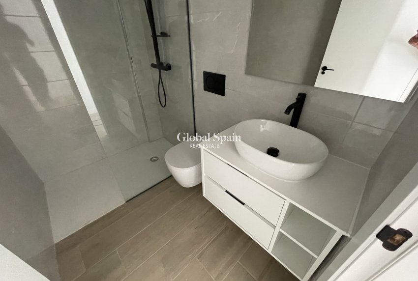 Wederverkoop - APPARTEMENT -
PILAR DE LA HORADADA - Costa Blanca