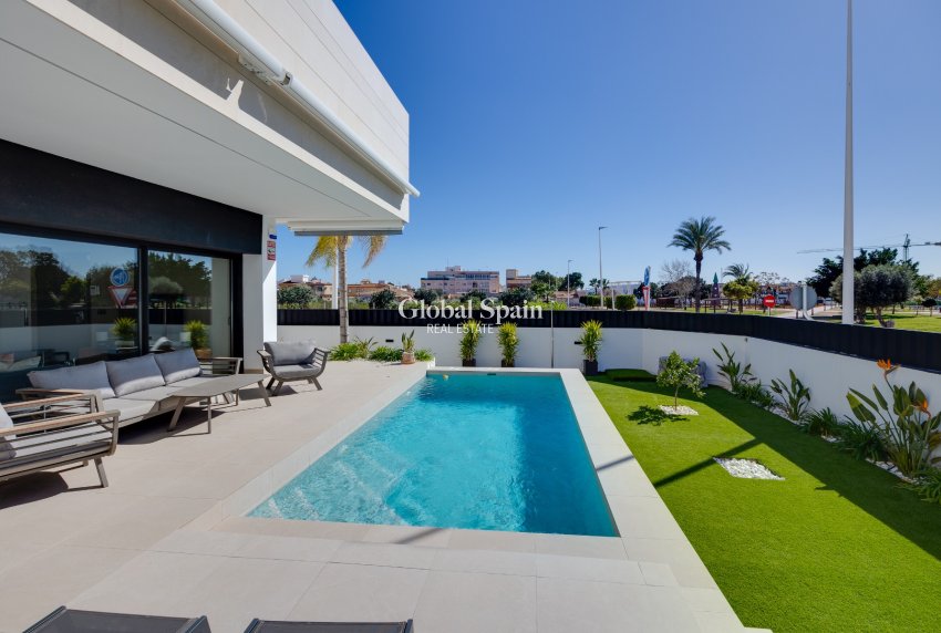 Wederverkoop - APPARTEMENT -
PILAR DE LA HORADADA - Costa Blanca