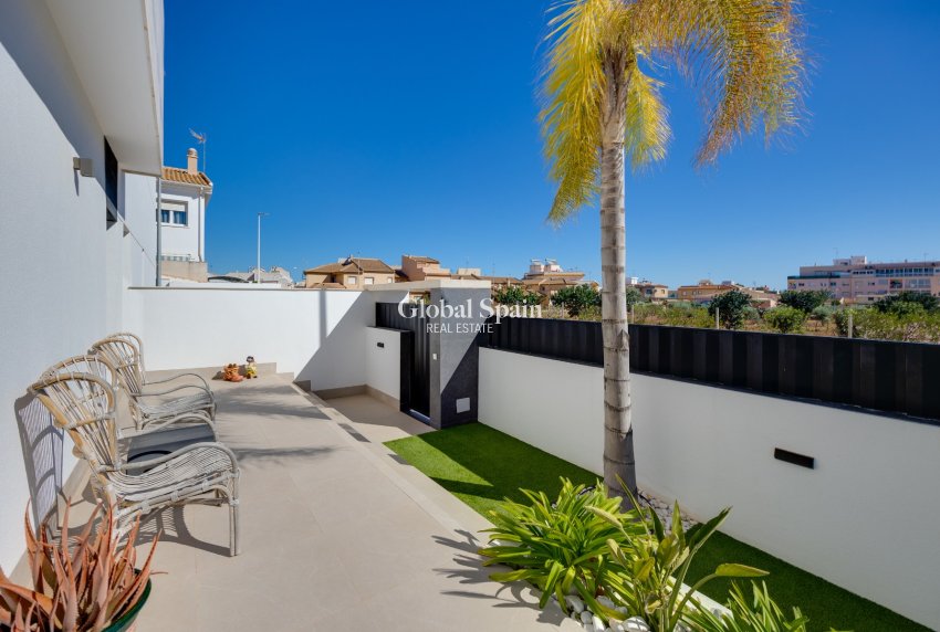 Wederverkoop - APPARTEMENT -
PILAR DE LA HORADADA - Costa Blanca