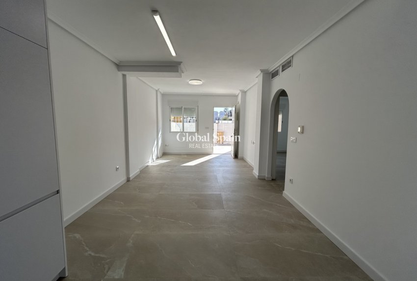 Wederverkoop - APPARTEMENT -
PILAR DE LA HORADADA - Costa Blanca