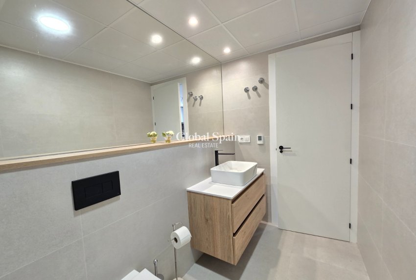 Wederverkoop - APPARTEMENT -
PILAR DE LA HORADADA - Costa Blanca