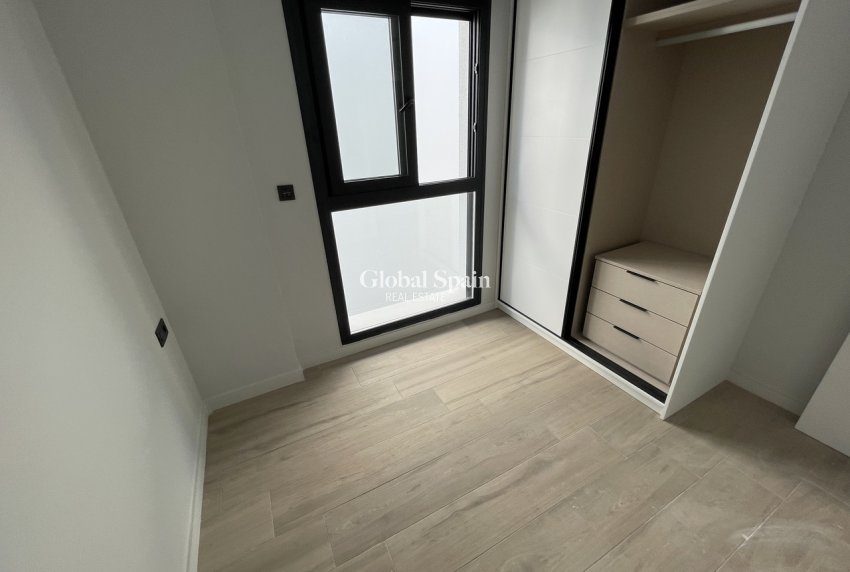 Wederverkoop - APPARTEMENT -
PILAR DE LA HORADADA - Costa Blanca