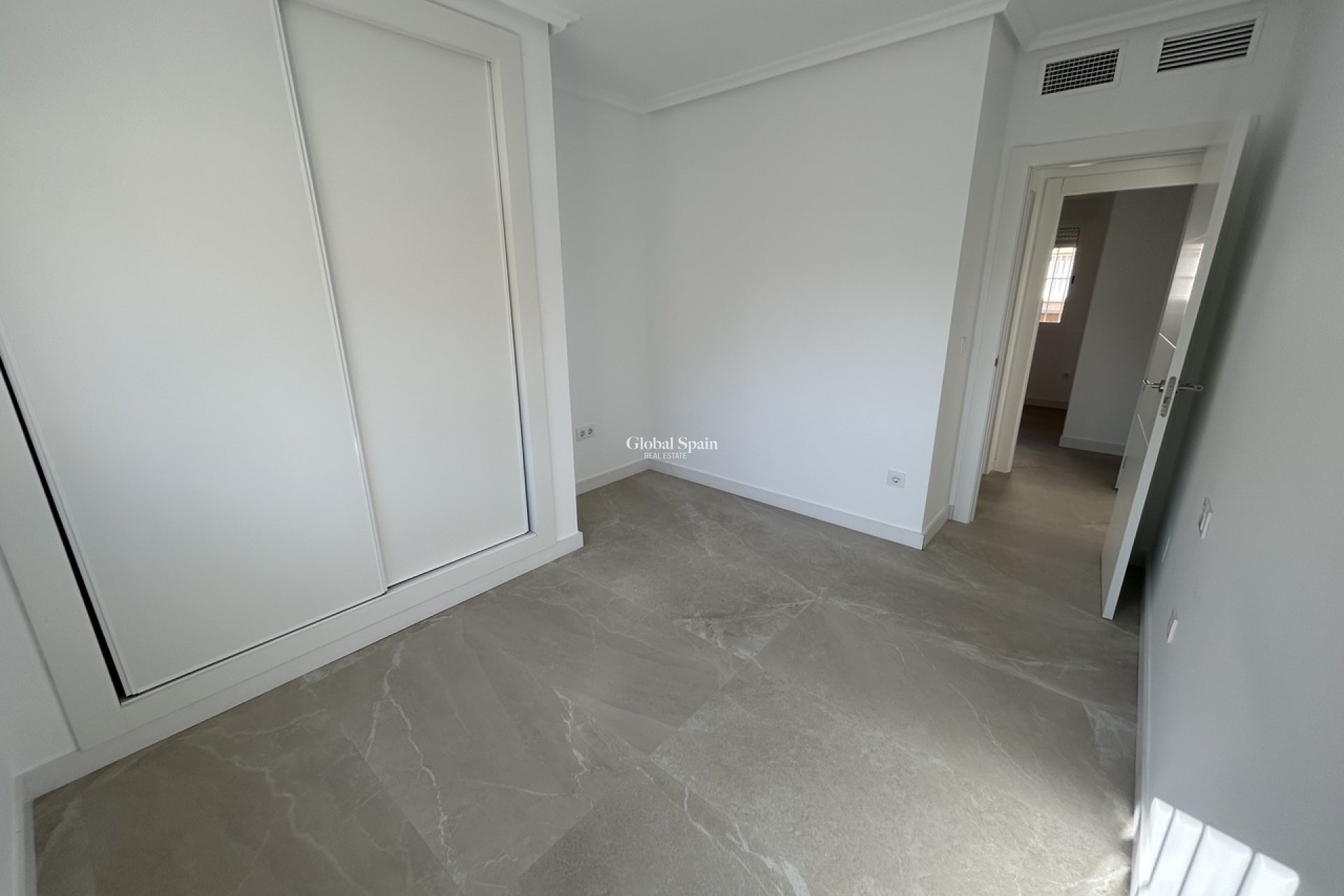 Wederverkoop - APPARTEMENT -
PILAR DE LA HORADADA - Costa Blanca