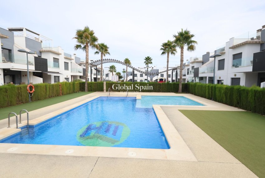 Wederverkoop - APPARTEMENT -
PILAR DE LA HORADADA - Costa Blanca