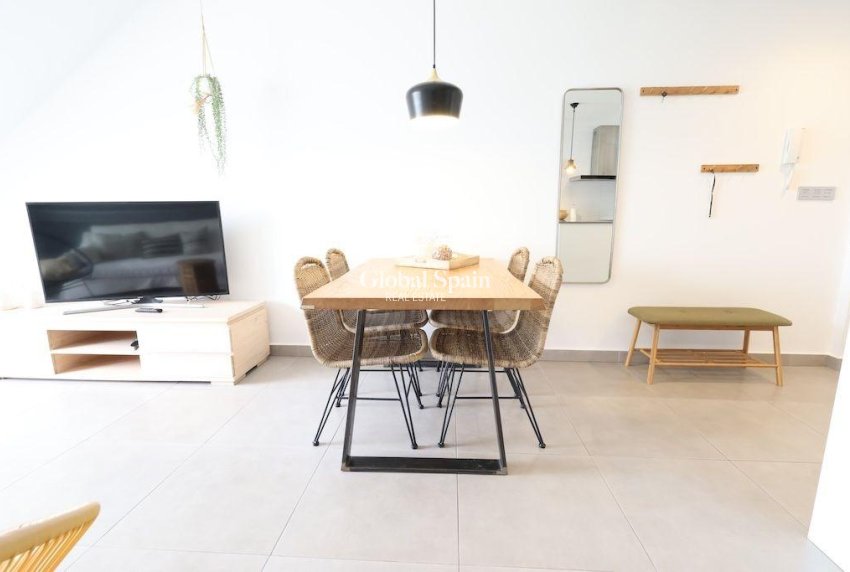 Wederverkoop - APPARTEMENT -
PILAR DE LA HORADADA - Costa Blanca