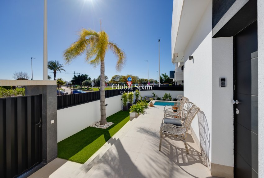 Wederverkoop - APPARTEMENT -
PILAR DE LA HORADADA - Costa Blanca