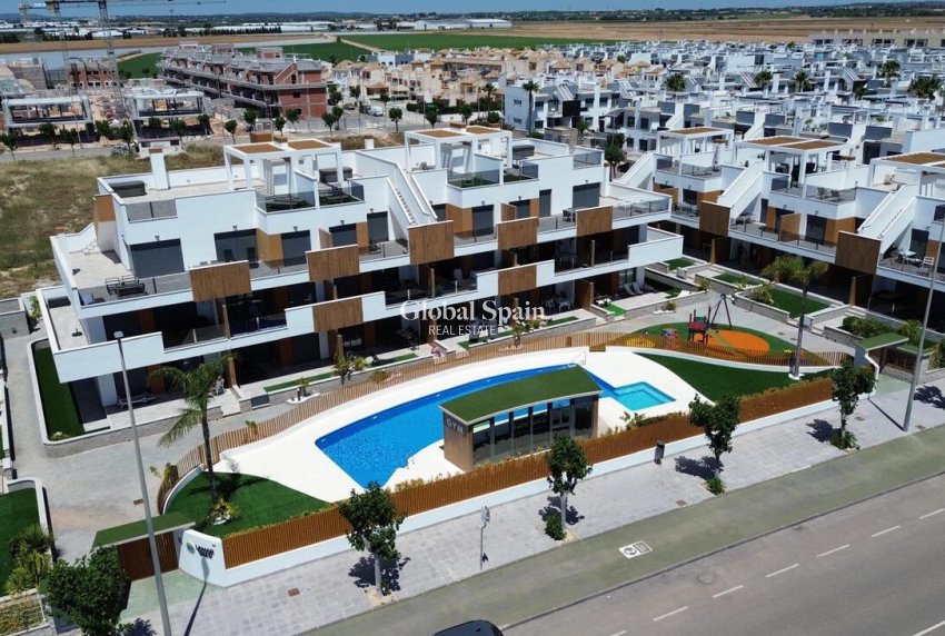 Wederverkoop - APPARTEMENT -
PILAR DE LA HORADADA - Costa Blanca