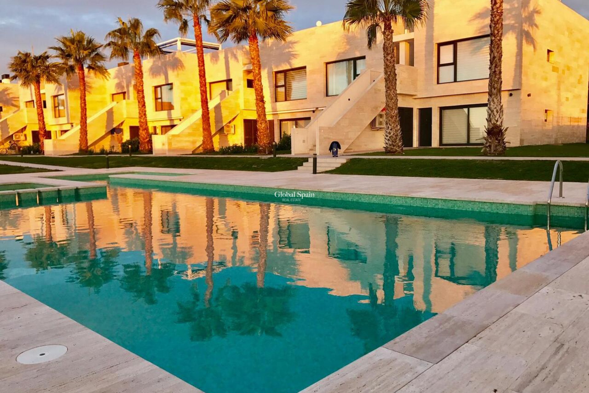 Wederverkoop - APPARTEMENT -
PILAR DE LA HORADADA - Costa Blanca