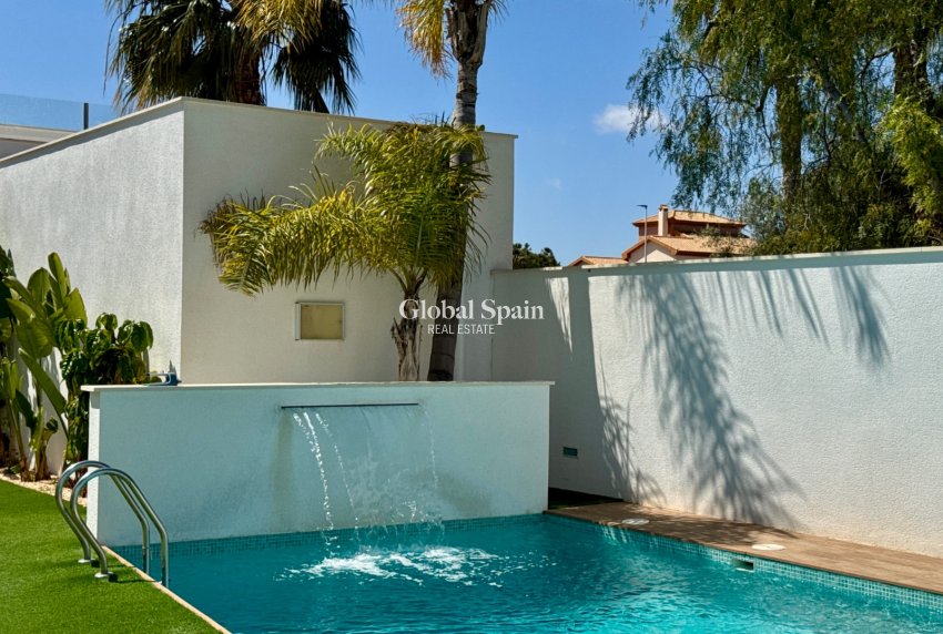 Wederverkoop - APPARTEMENT -
PILAR DE LA HORADADA - Costa Blanca