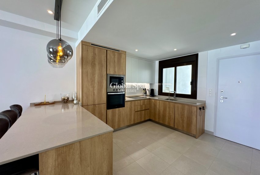Wederverkoop - APPARTEMENT -
PILAR DE LA HORADADA - Costa Blanca