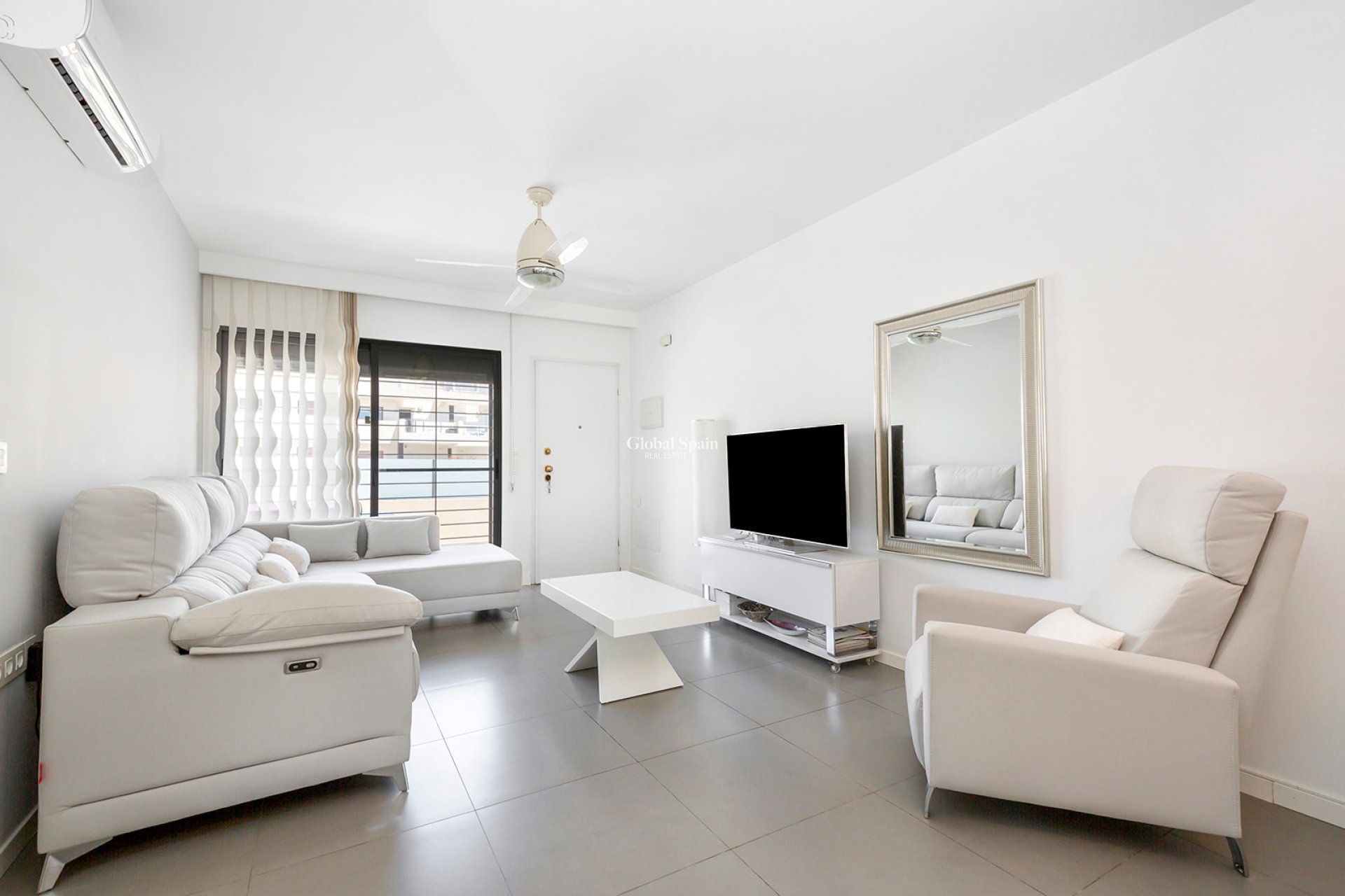 Wederverkoop - APPARTEMENT -
PILAR DE LA HORADADA - Costa Blanca