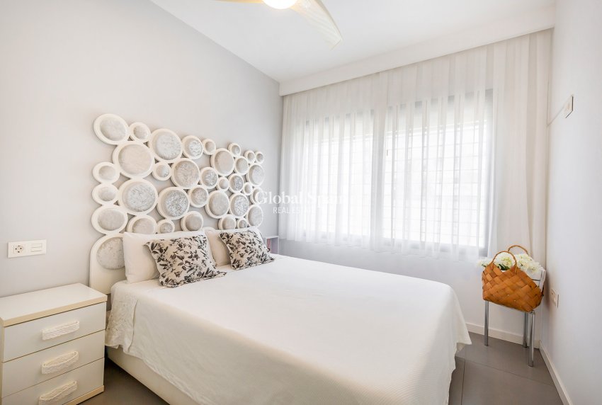 Wederverkoop - APPARTEMENT -
PILAR DE LA HORADADA - Costa Blanca