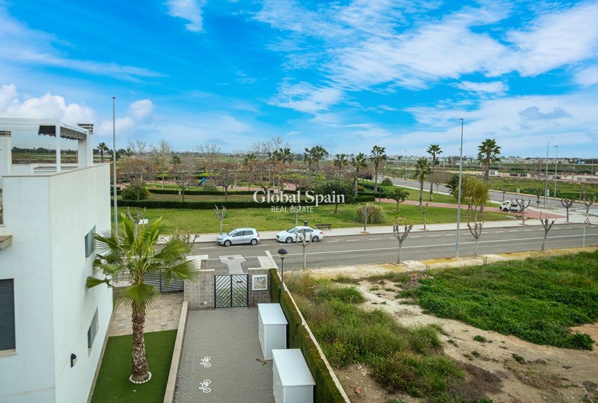 Wederverkoop - APPARTEMENT -
PILAR DE LA HORADADA - La Torre de la Horadada