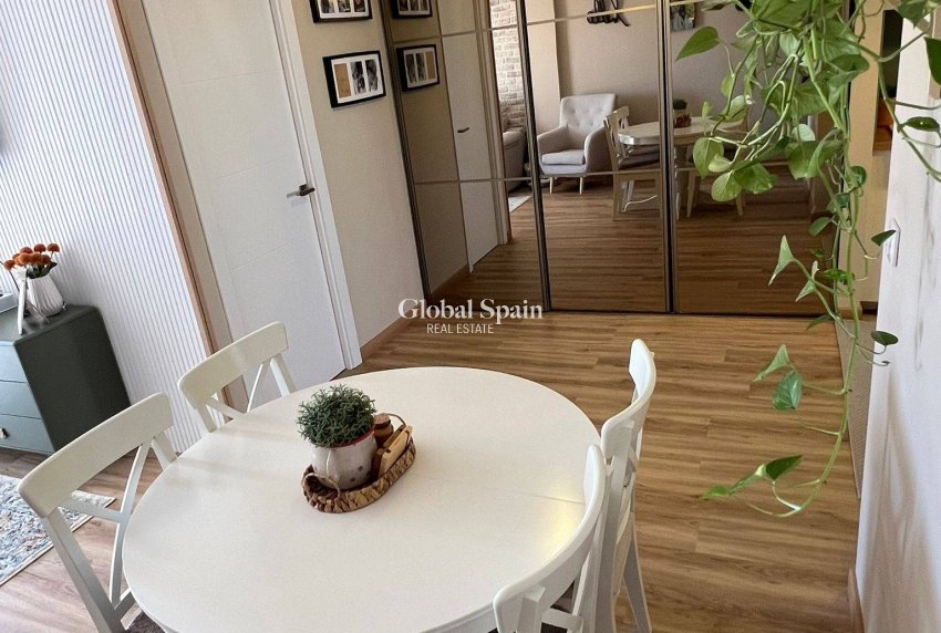 Wederverkoop - APPARTEMENT -
PILAR DE LA HORADADA - La Torre de la Horadada