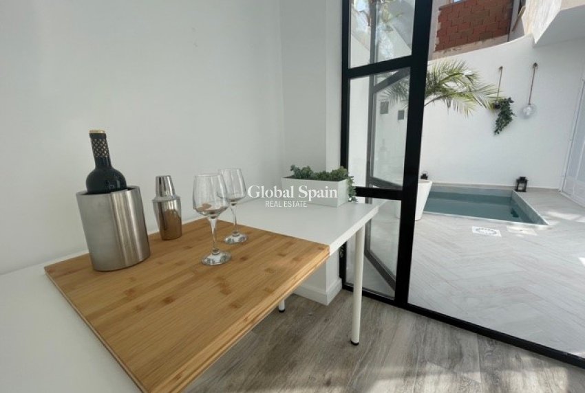 Wederverkoop - APPARTEMENT -
PILAR DE LA HORADADA - La Torre de la Horadada