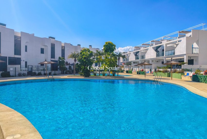 Wederverkoop - APPARTEMENT -
PILAR DE LA HORADADA - MIL PALMERAS 