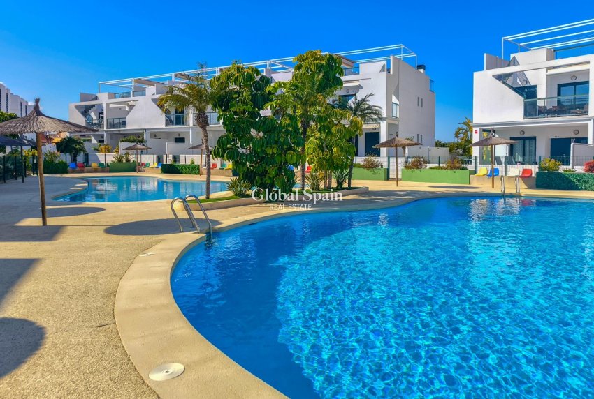 Wederverkoop - APPARTEMENT -
PILAR DE LA HORADADA - MIL PALMERAS 