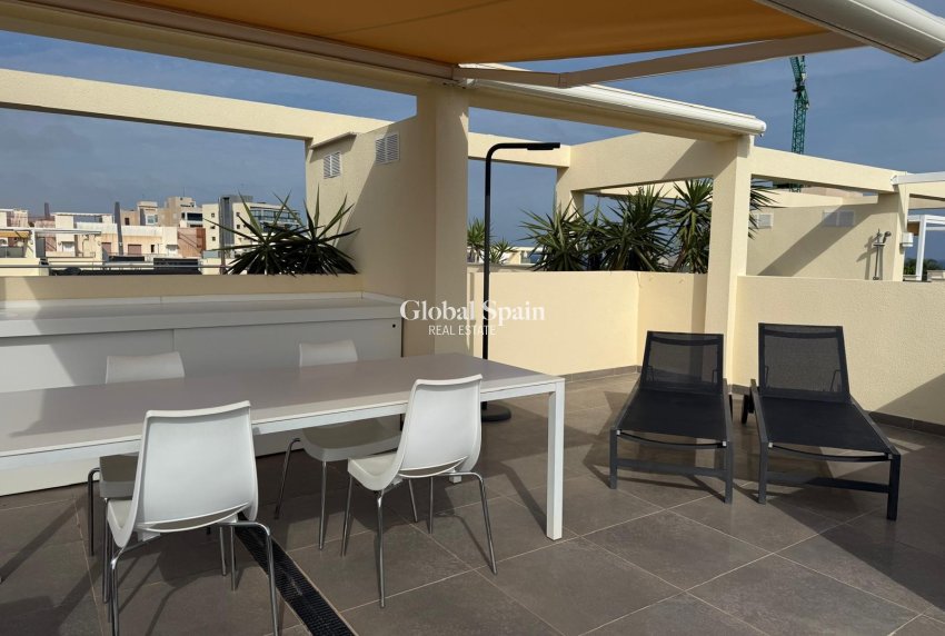 Wederverkoop - APPARTEMENT -
PILAR DE LA HORADADA - MIL PALMERAS 