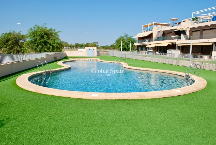 Wederverkoop - APPARTEMENT -
PILAR DE LA HORADADA - MIL PALMERAS 