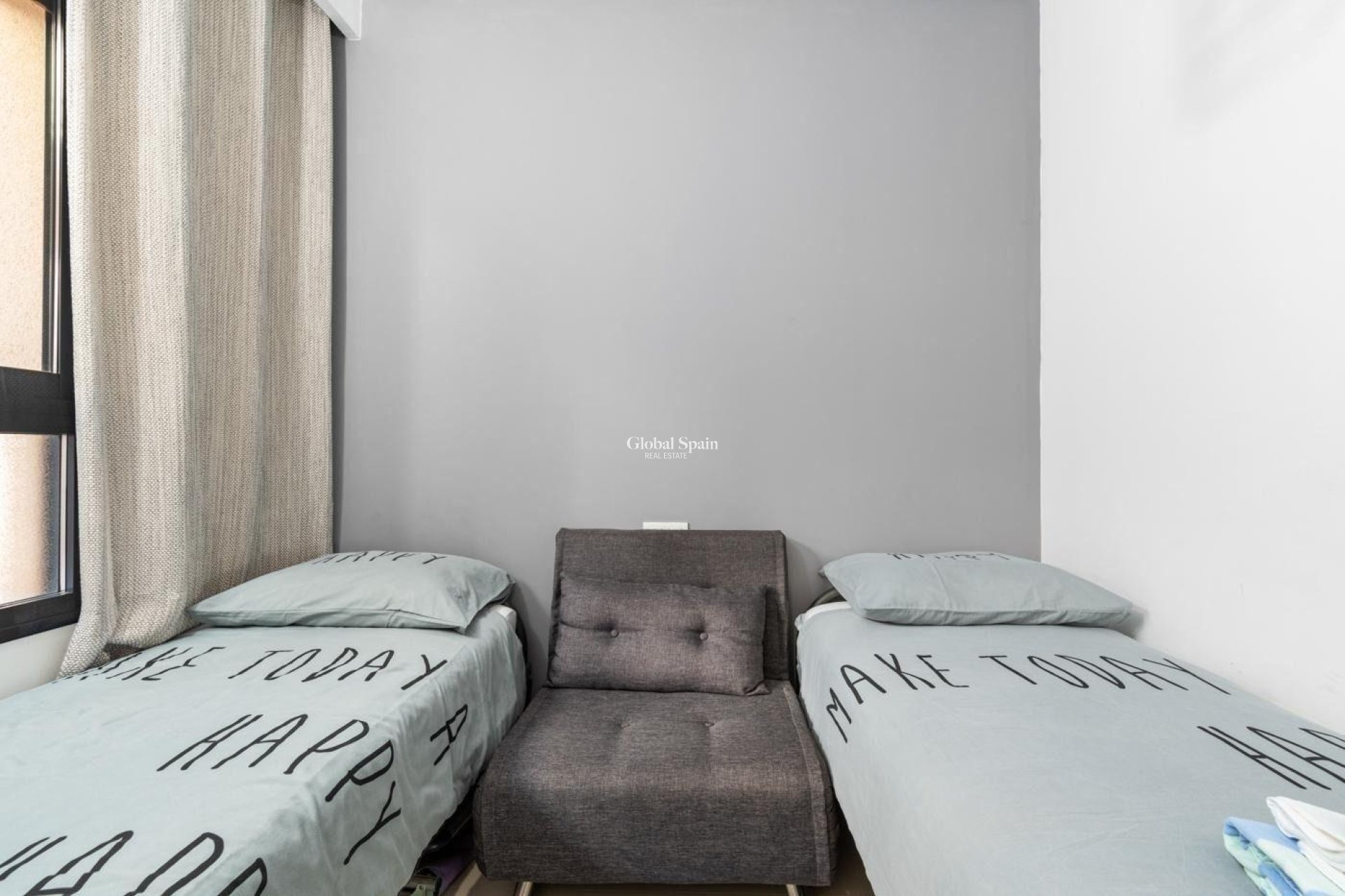 Wederverkoop - APPARTEMENT -
PILAR DE LA HORADADA - PUEBLO LATINO